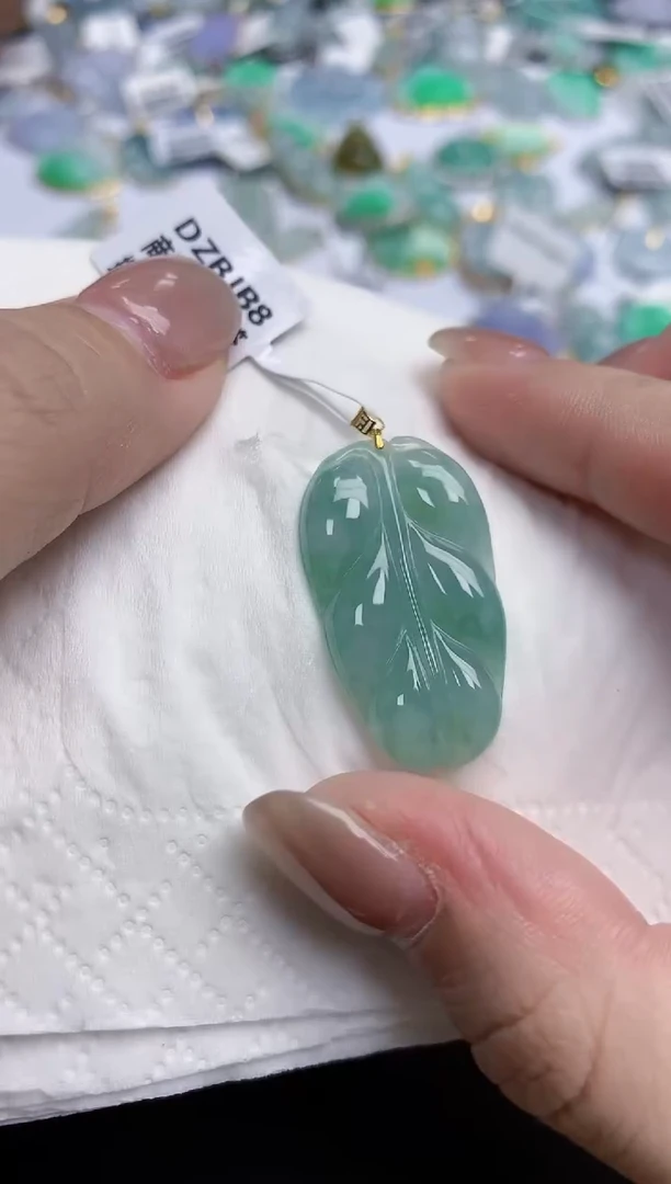 【闪购商品】翡翠颈饰18K金镶嵌天然缅甸翡翠A货