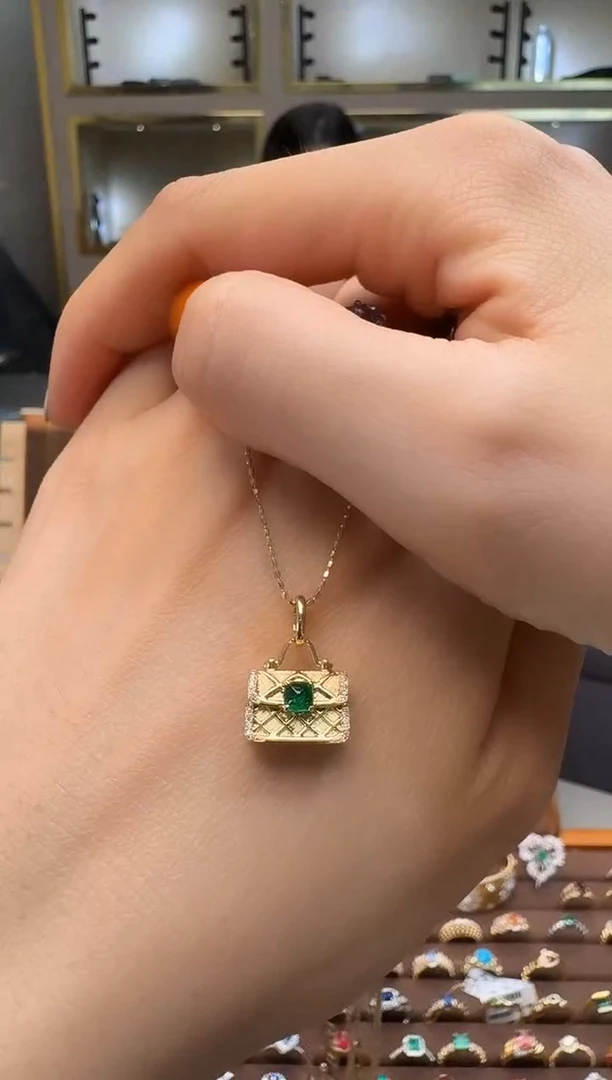 18K金镶嵌吊坠(不含链)祖母绿祖母绿