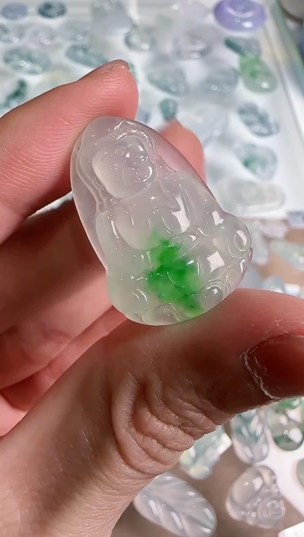 【闪购商品】翡翠吊坠(不含链)未镶嵌··