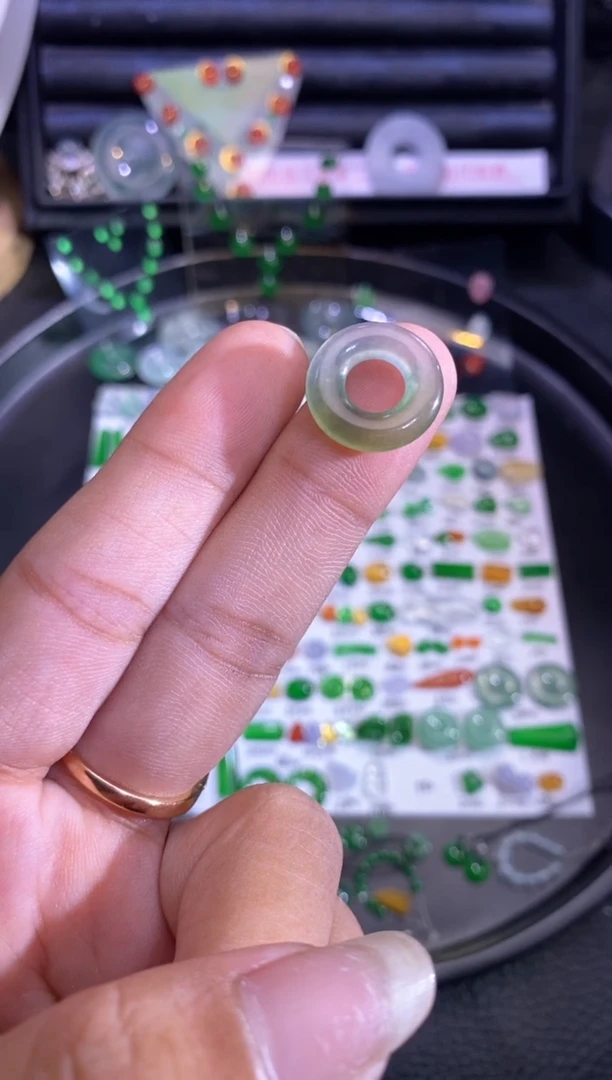 未镶嵌挂件翡翠圈