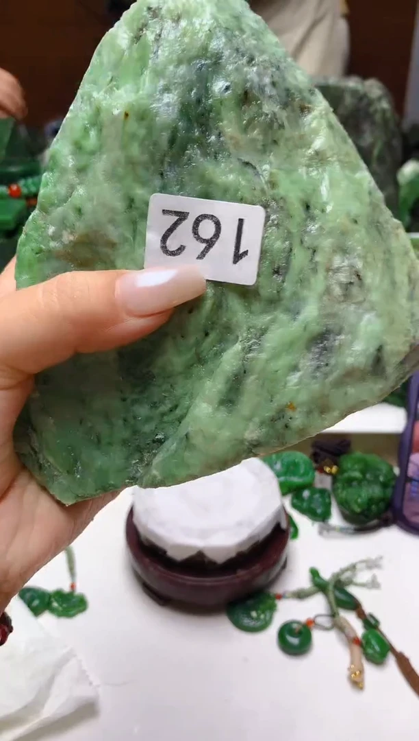 未镶嵌和田玉（碧玉）珠宝半成品0