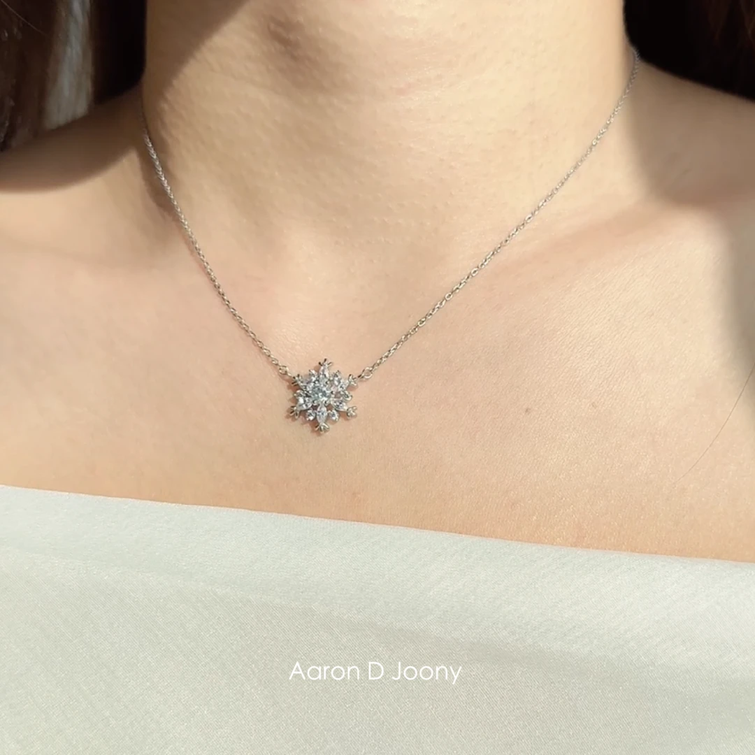 坠链均925银合成锆石 艾伦星雪萦光雪花项链银项链女轻奢