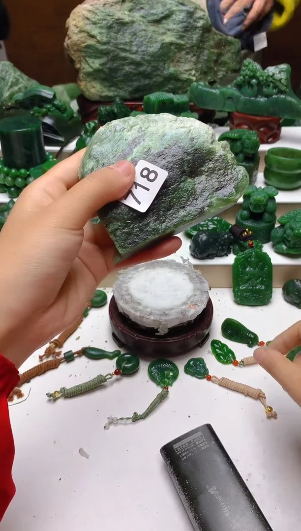 未镶嵌和田玉（碧玉）珠宝半成品1