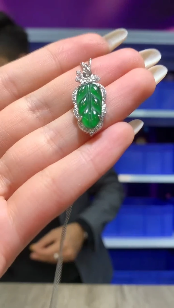 吊坠(赠链)银S925镶嵌翡翠【宝石世家严选】