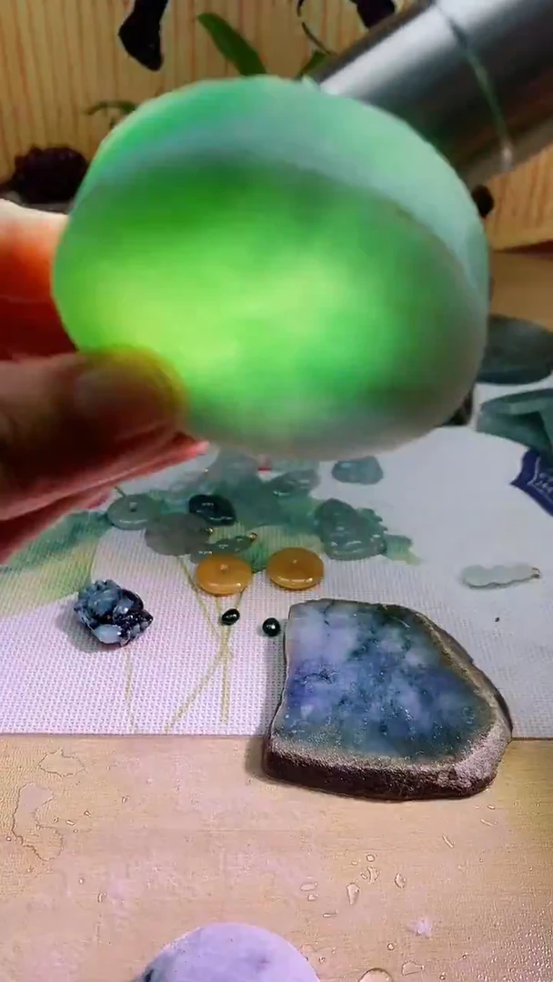 翡翠未镶嵌颈饰翡翠193