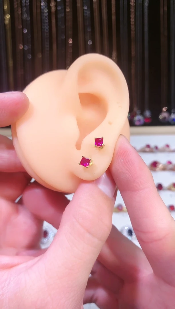 【闪购商品】红宝石耳饰银S925镶嵌11111