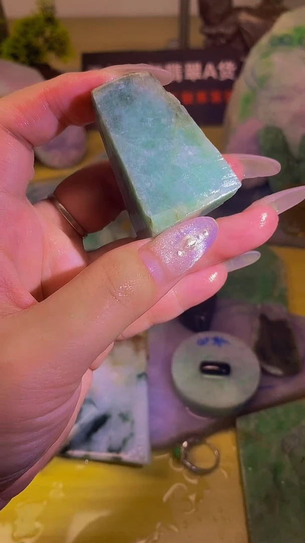 翡翠裸石未镶嵌天然缅甸翡翠A货415
