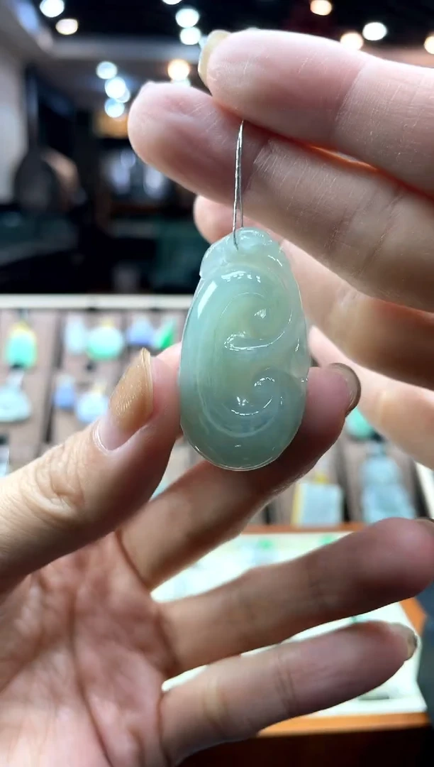 【闪购商品】翡翠颈饰未镶嵌如意