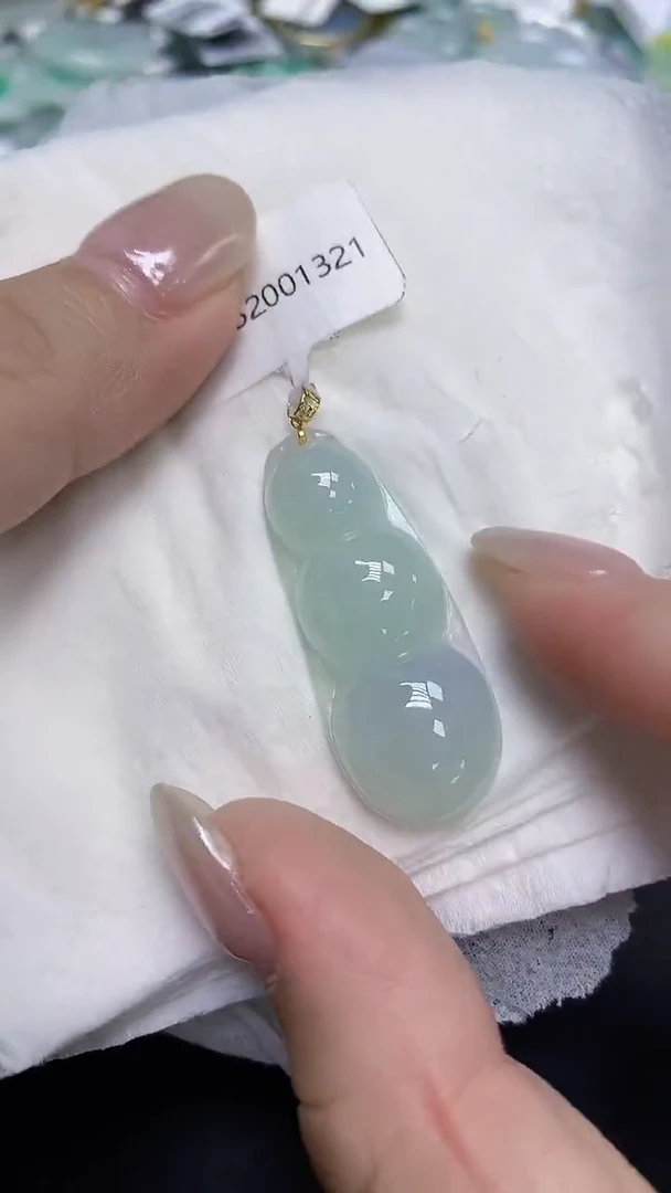 翡翠18K金镶嵌颈饰天然缅甸翡翠A货