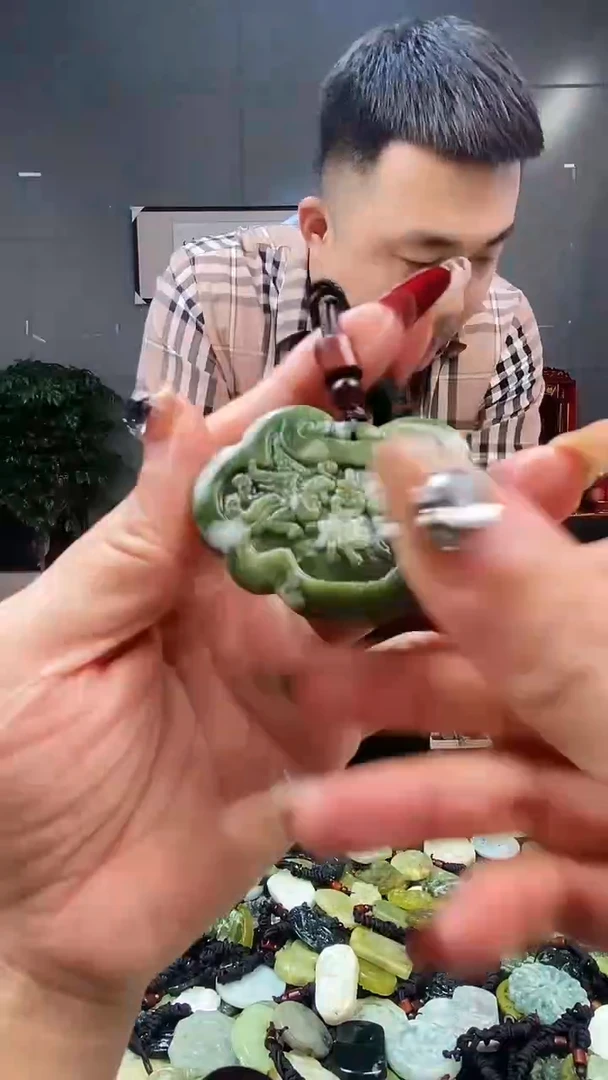 未镶嵌蛇纹石玉其他天然岫玉（多样性发其中之一）