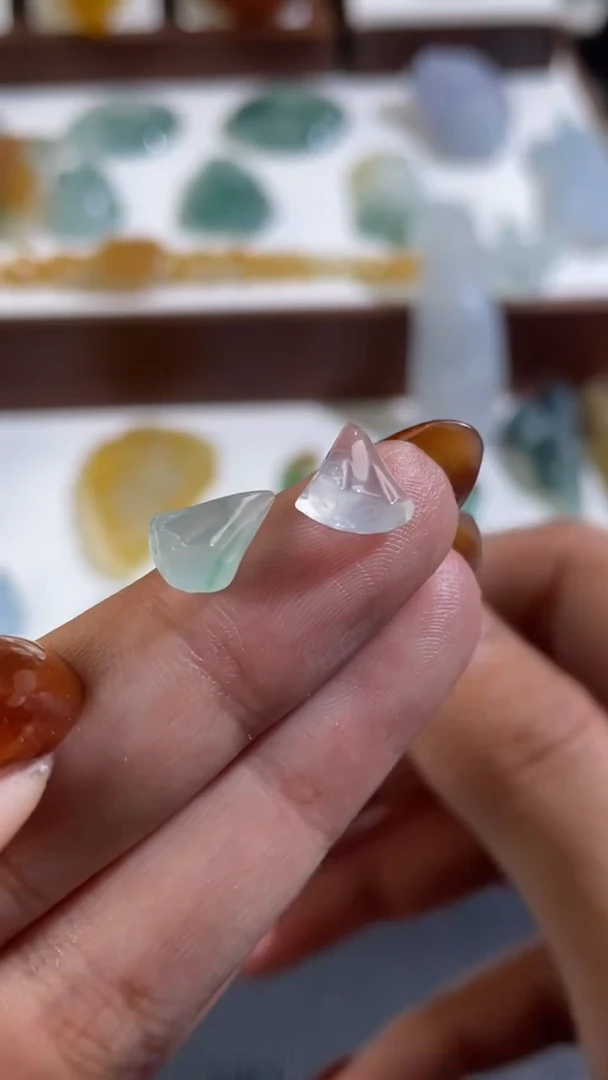 【闪购商品】定制翡翠未镶嵌一对700