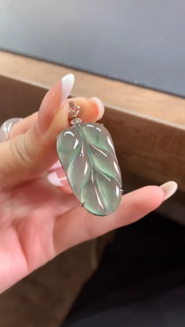 吊坠(不含链)18K金镶嵌翡翠吊坠(不含链)|9800