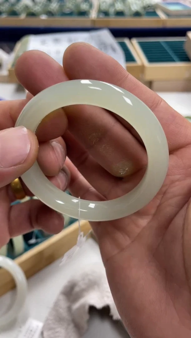 未镶嵌手镯和田玉丶*和田玉手镯