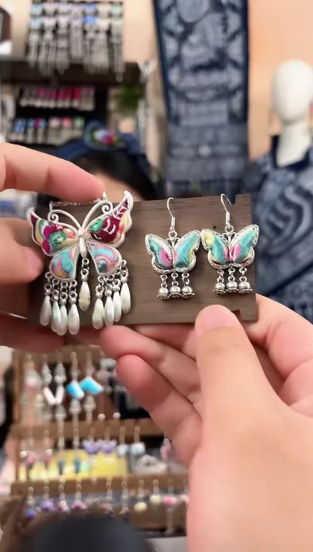 织绣民族风非遗老绣饰品318