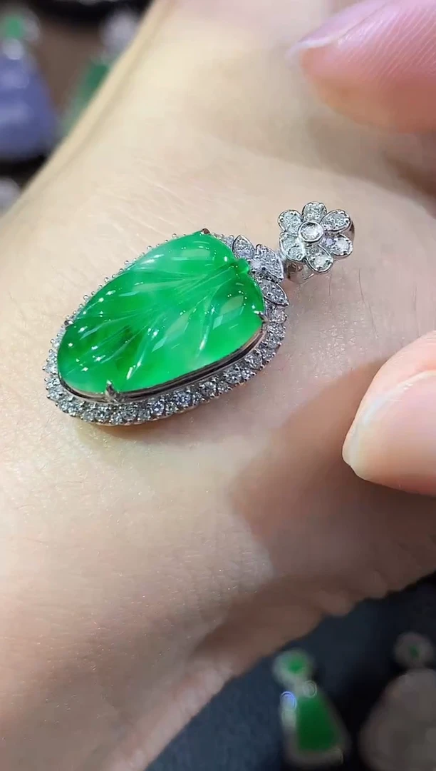 吊坠(不含链)18K金镶嵌翡翠C4