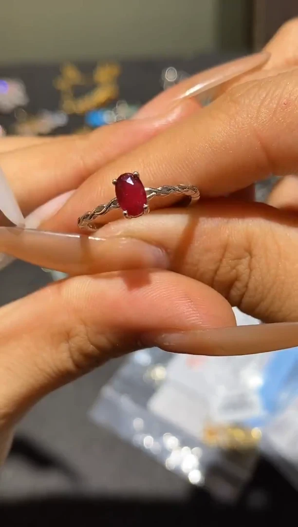 银S925镶嵌戒指红宝石戒指