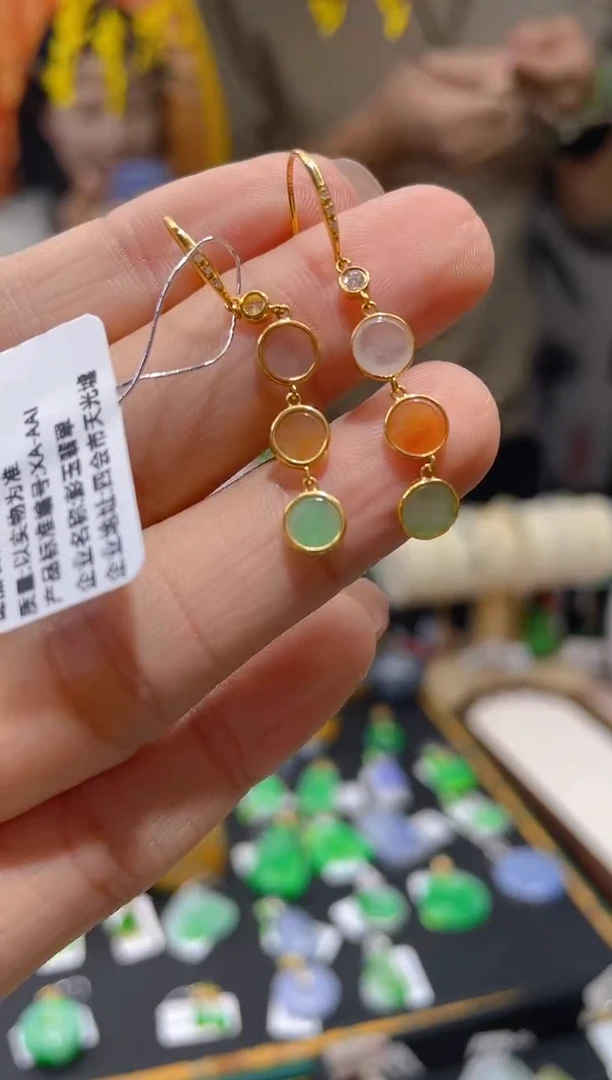 【闪购商品】翡翠颈饰18K金镶嵌假一赔三