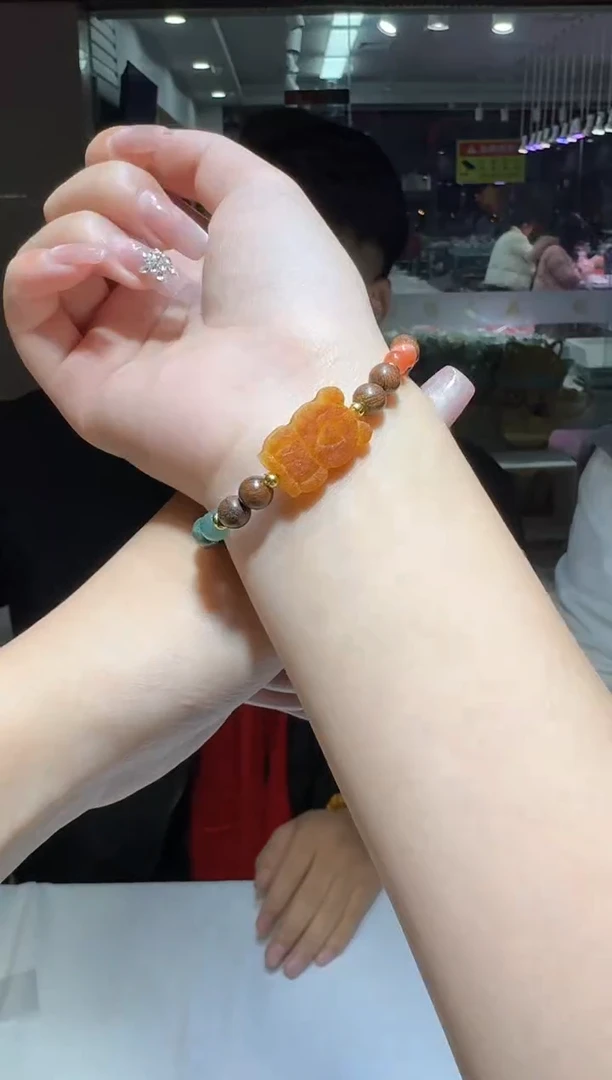 【闪购商品】蜜蜡手链未镶嵌多样性发一件 072