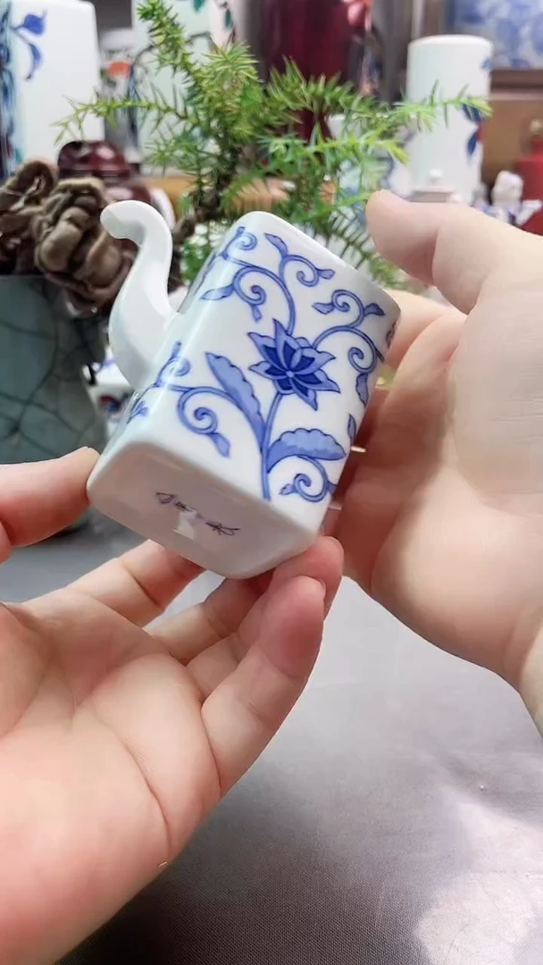 瓷片深川制青花壶