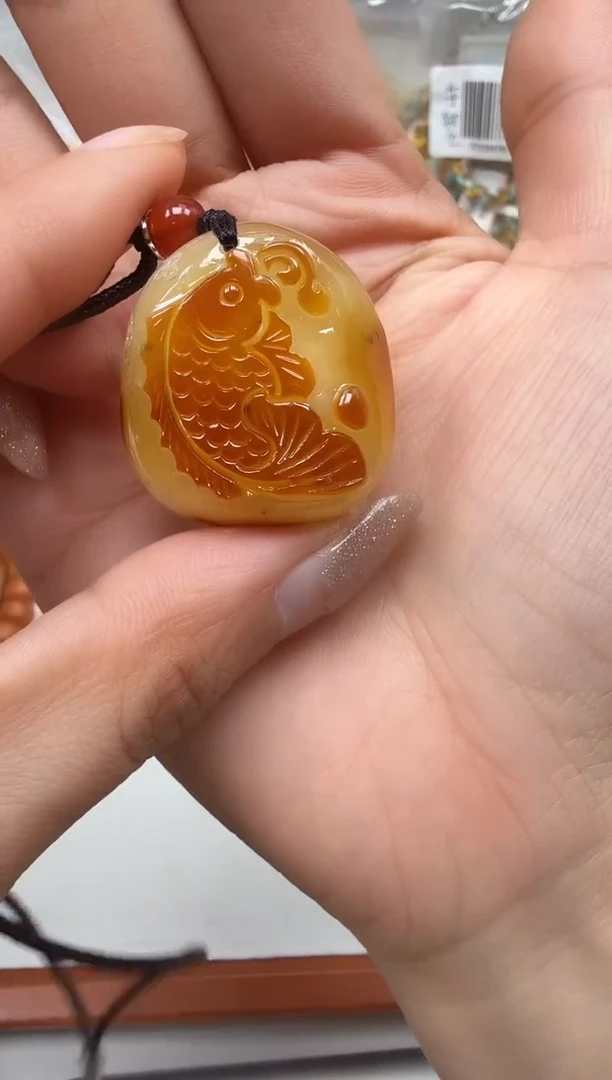 裸石琥珀未镶嵌如图