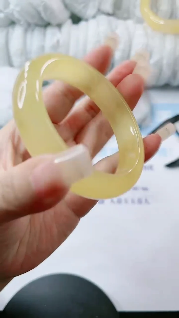 【闪购商品】石英质玉手镯未镶嵌多样性发货V629