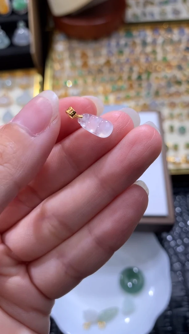 颈饰18K金镶嵌翡翠翡翠
