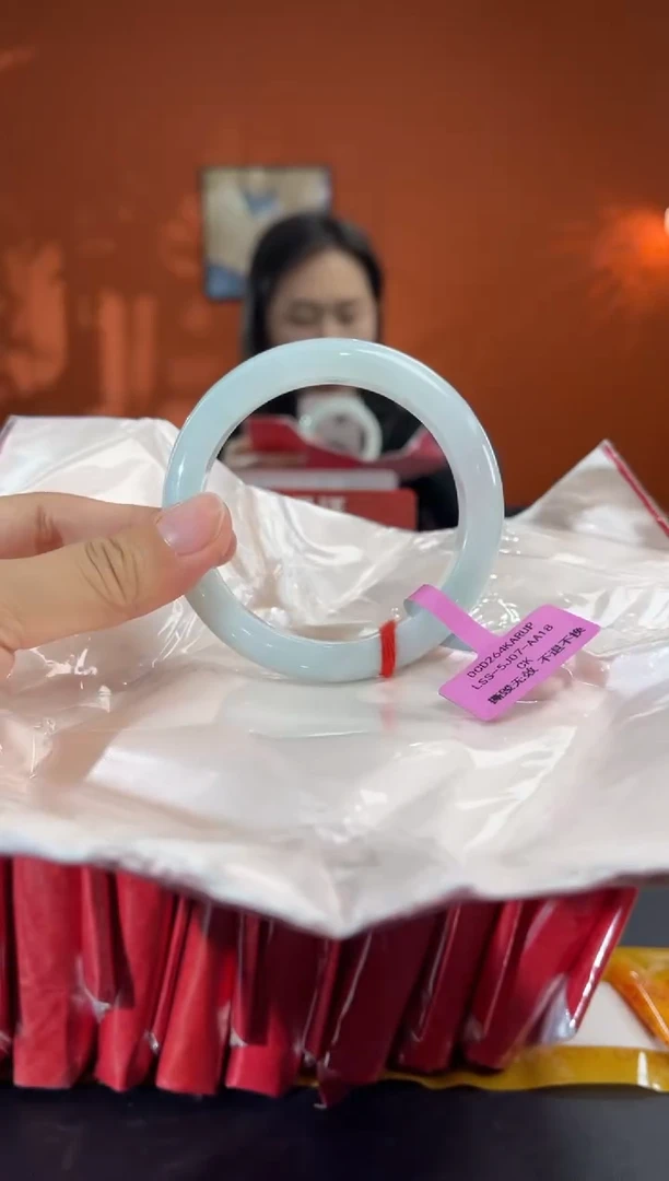 未镶嵌手镯翡翠3