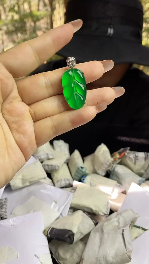 满色吊坠 所见即所得！！