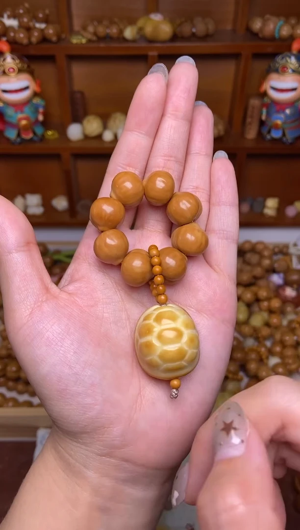 吊坠猴头核桃蜜桃富甲手捻