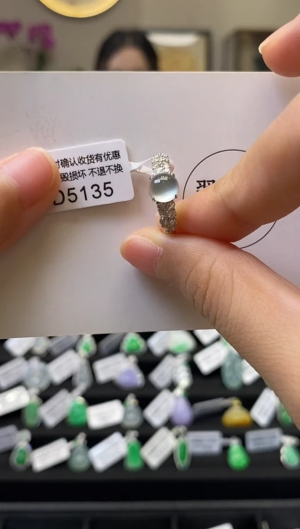 18K金镶嵌戒指翡翠D5135 旦面戒指 含运营费