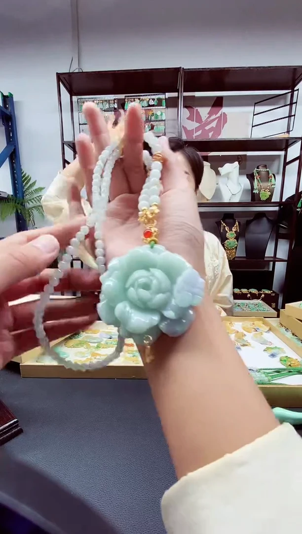 翡翠未镶嵌颈饰翡翠吊坠