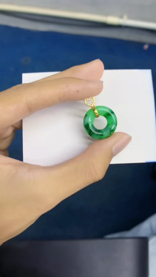 翡翠未镶嵌吊坠(不含链)               1