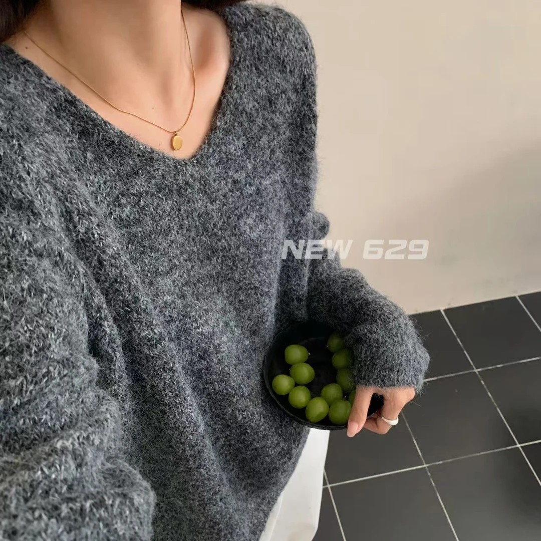 韩系温柔风V领毛衣女外穿秋冬新款软糯显瘦气质针织衫上衣