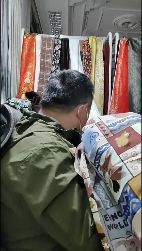 彩色卡通动物格子布料
