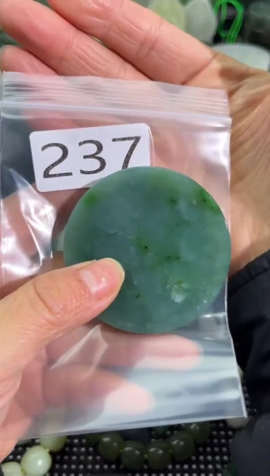 未镶嵌和田玉珠宝半成品镯芯