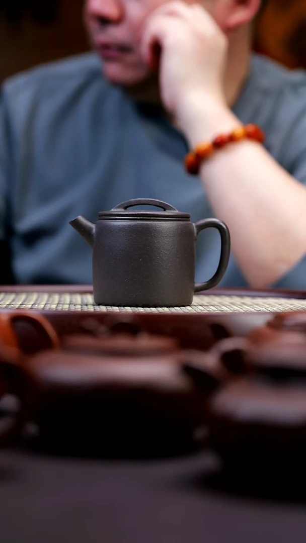 茶壶紫砂紫砂茶壶（海棠汉瓦）