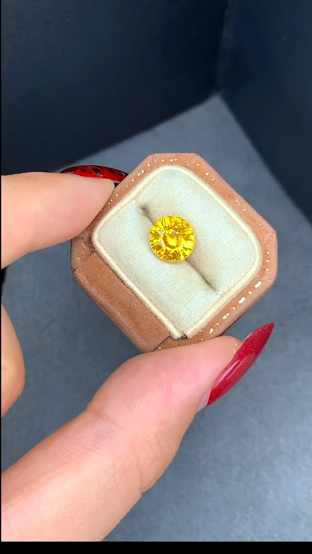 蓝宝石裸石未镶嵌3.06克拉