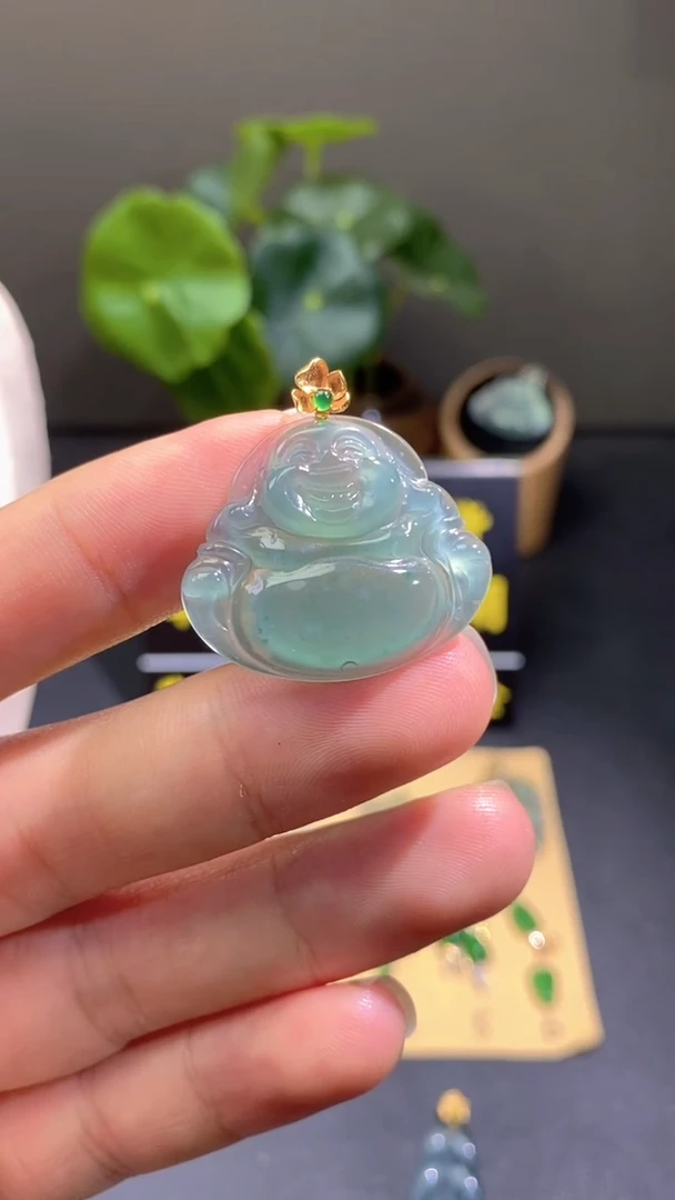 颈饰18K金镶嵌翡翠翡翠A货
