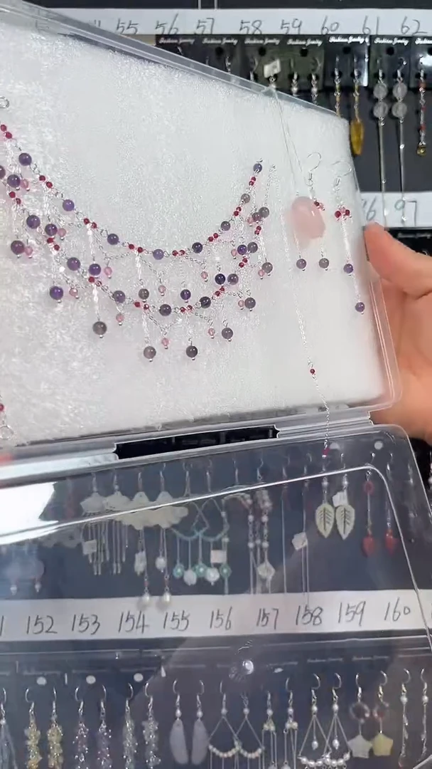 翡翠未镶嵌耳饰梦