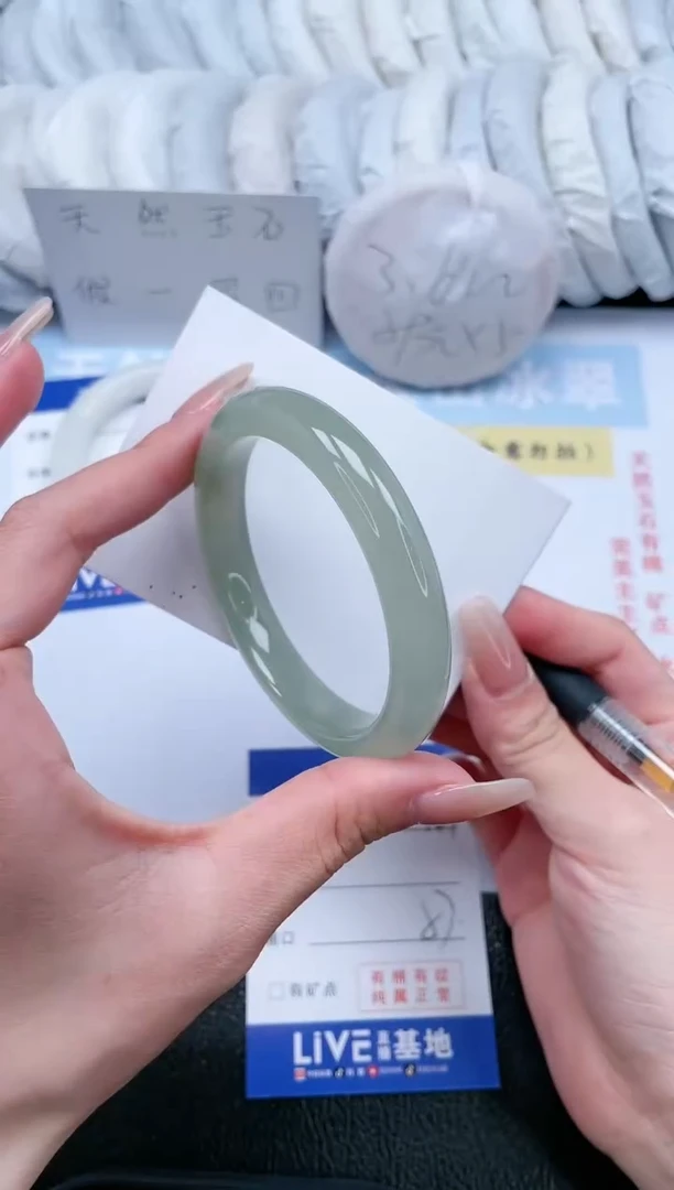 【闪购商品】石英质玉手镯未镶嵌T64-57