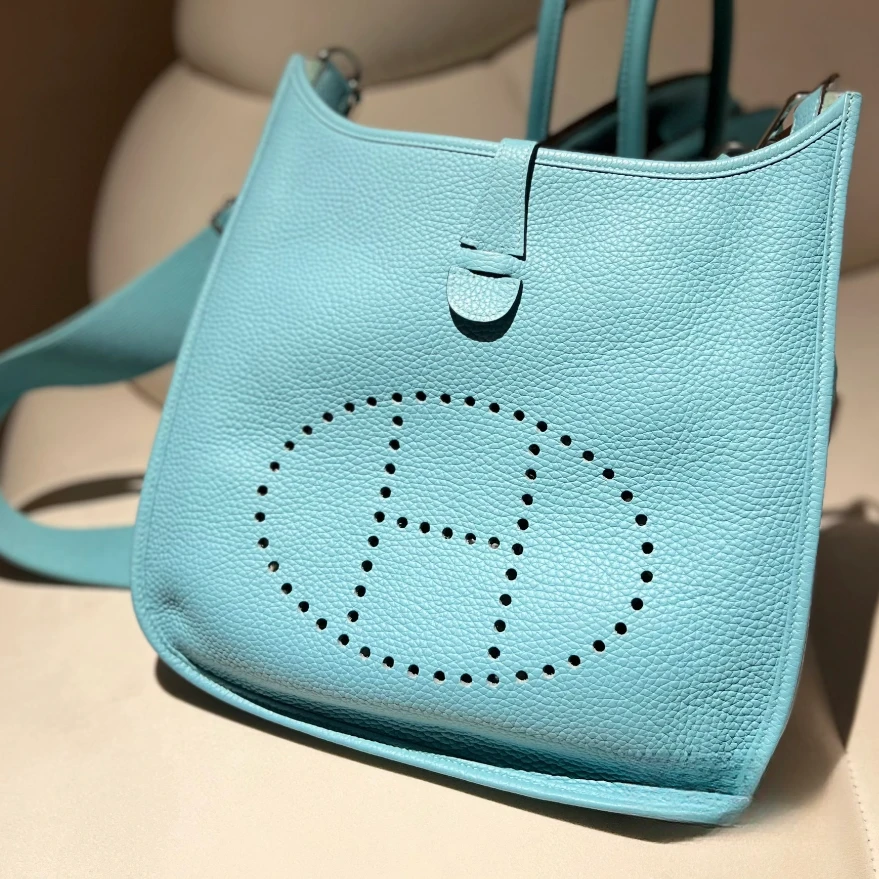 99新 Hermes/爱马仕 爱马仕伊芙琳31马卡龙蓝银扣T单肩包9368031