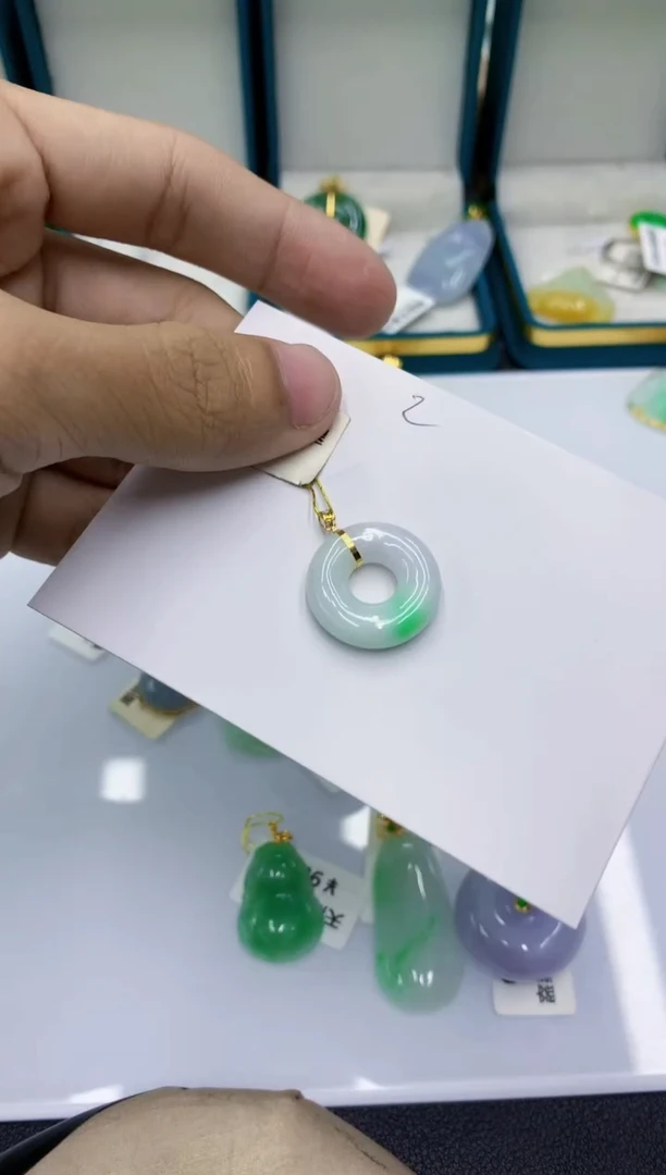 颈饰18K金镶嵌翡翠翡翠