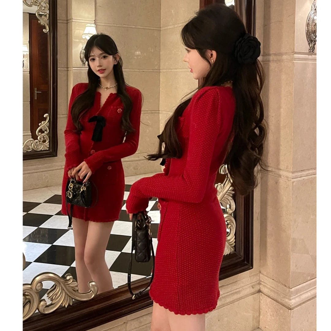 FBB limit冬季新款气质红色连衣裙女可拆卸蝴蝶结钻扣裙D244066E