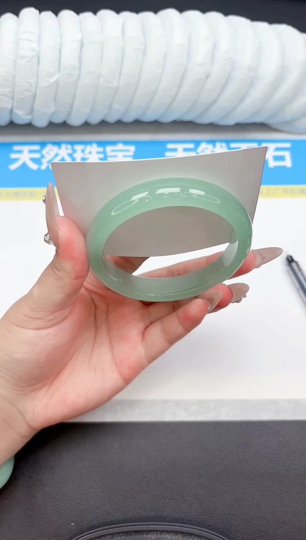 未镶嵌手镯石英质玉152-63.3