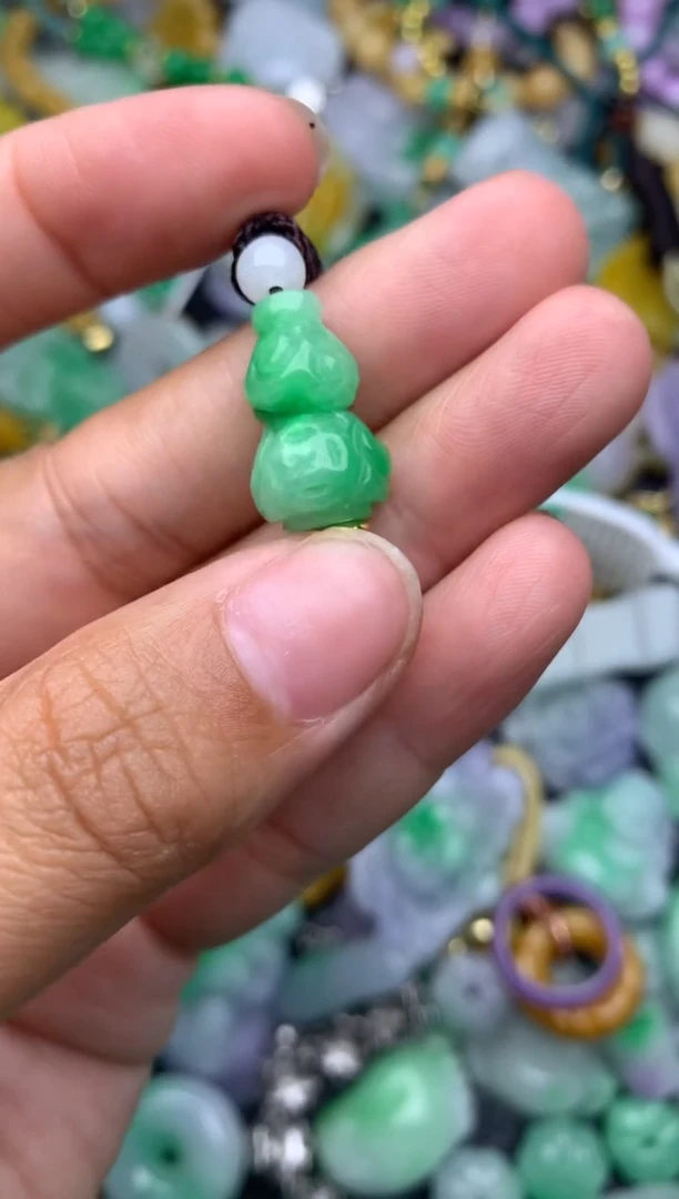 颈饰未镶嵌翡翠缅甸翡翠吊坠