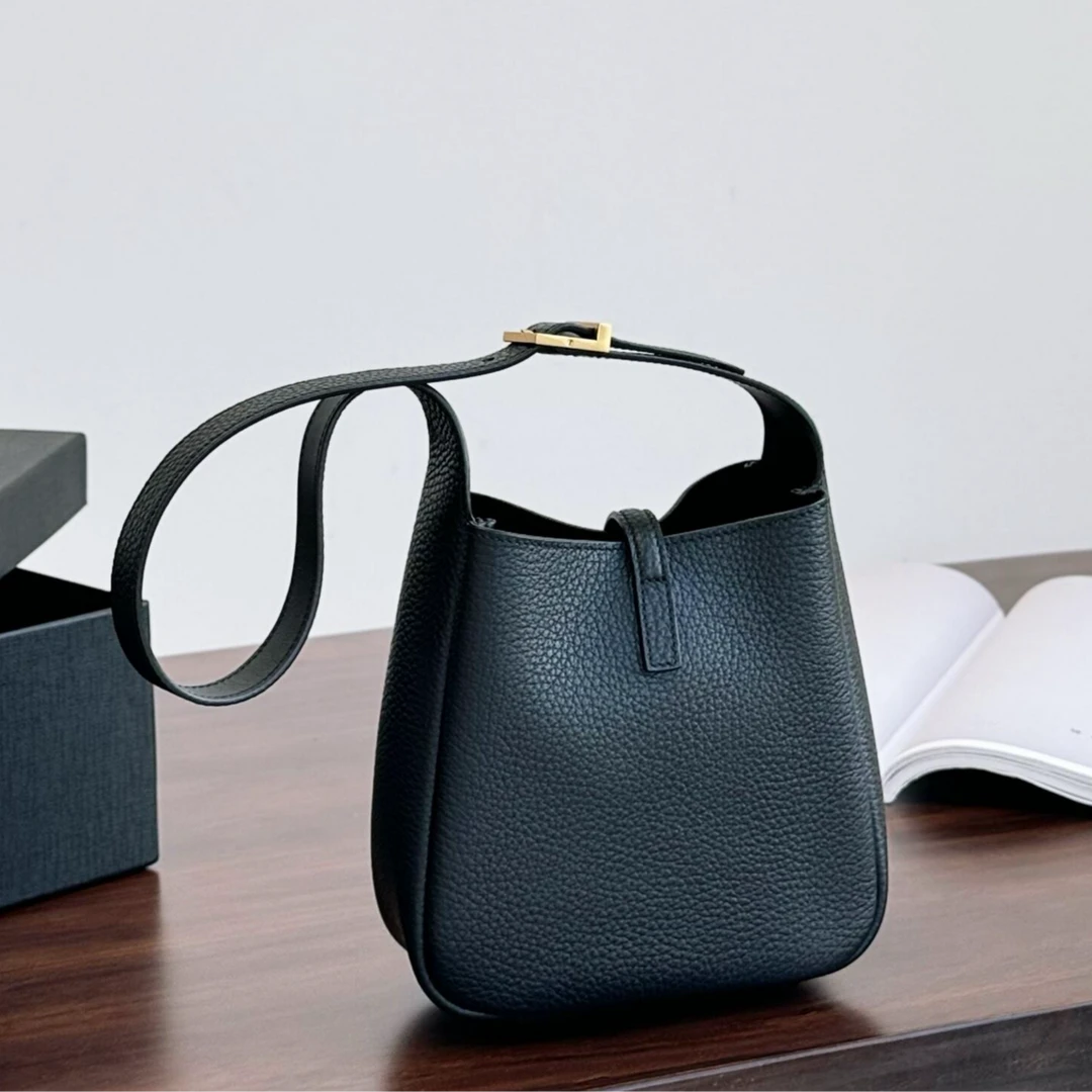 小Y鹿皮稀有皮黄铜五金腋下包单间高级感