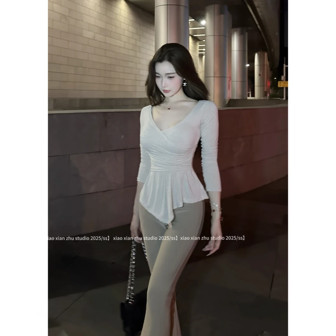 纯欲风V领交叉显胸长袖上衣女设计感褶皱掐腰显瘦法式T恤