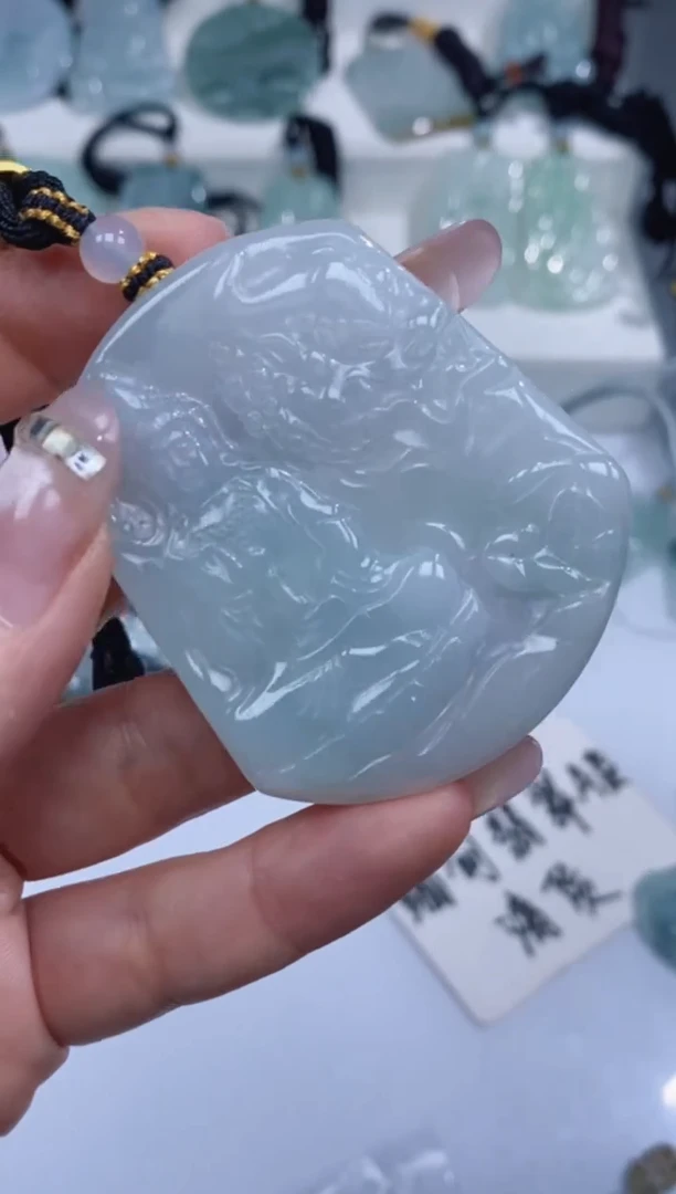 颈饰未镶嵌翡翠吊坠