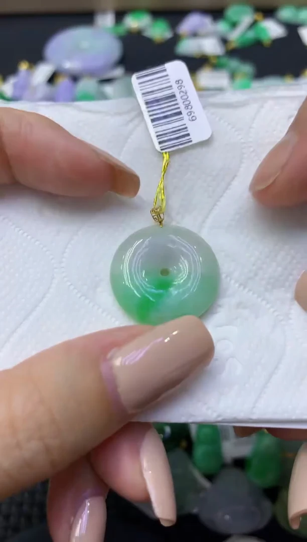 颈饰18K金镶嵌翡翠天然缅甸翡翠A货