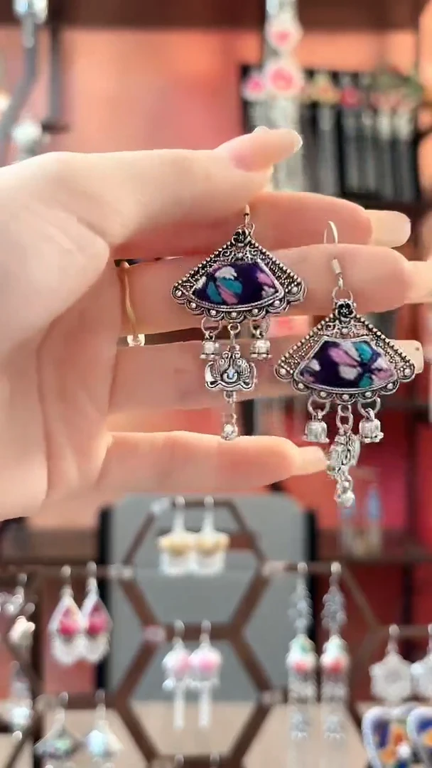 织绣云织谣民族风精美饰品 331